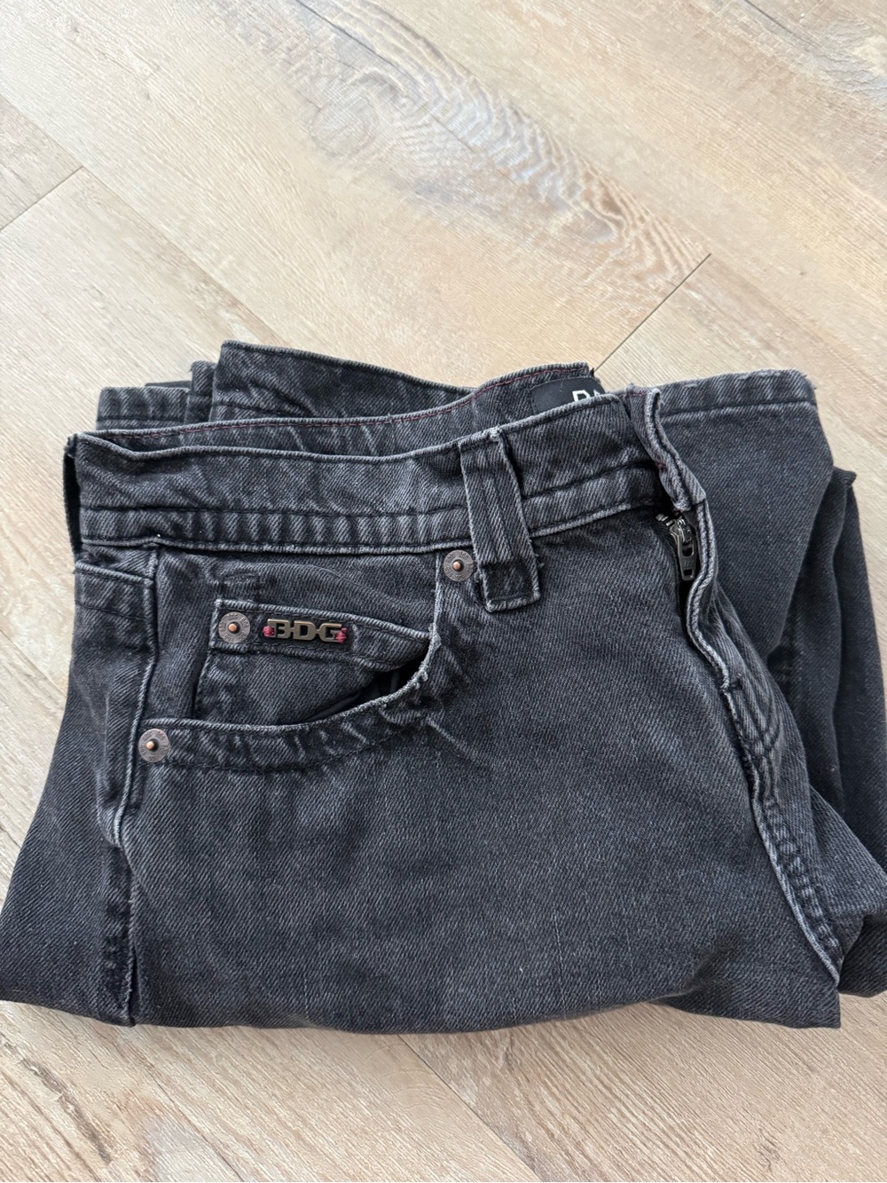 BDG kayla low rise jeans short like new urban outfitters vintage washed black